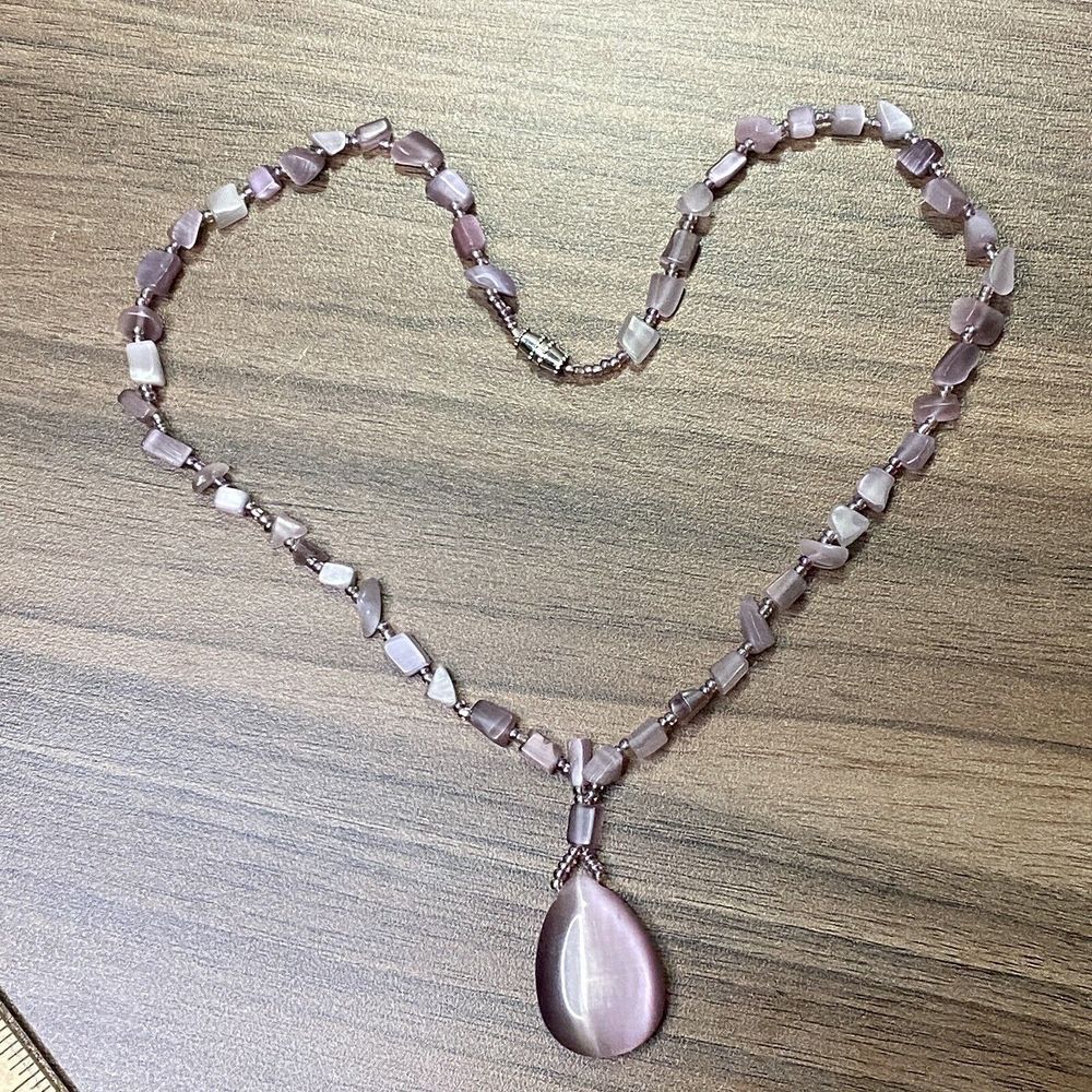 Purple Teardrop Pendant With Natural Cut And Silver Accents Necklace 18''